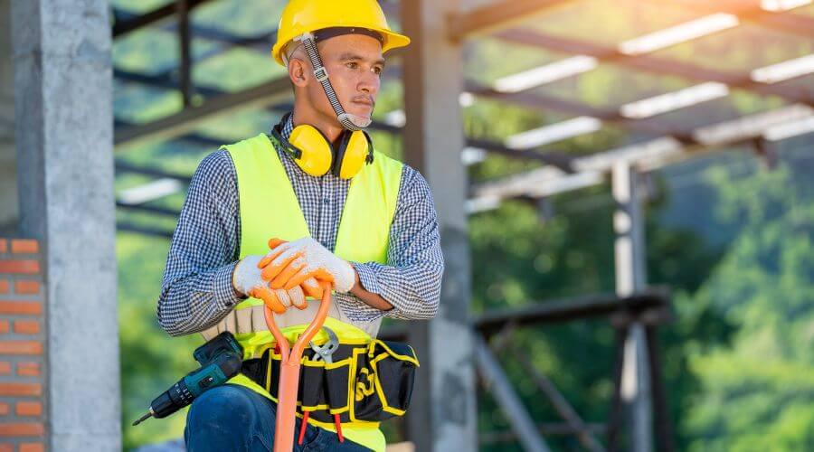 Professional gutter cleaning in Plattsburg, MO